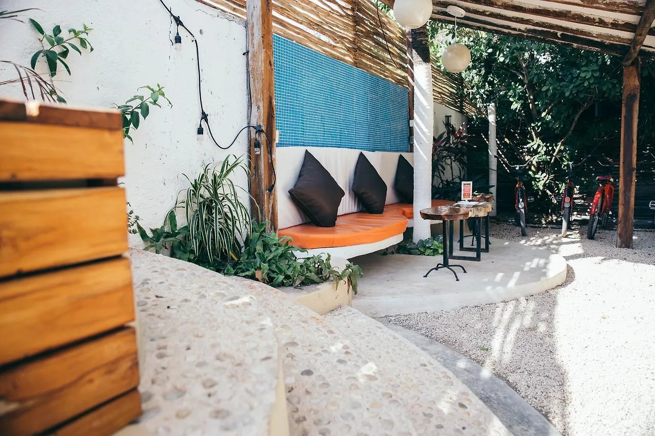 Teetotum Hotel Tulum 3*,